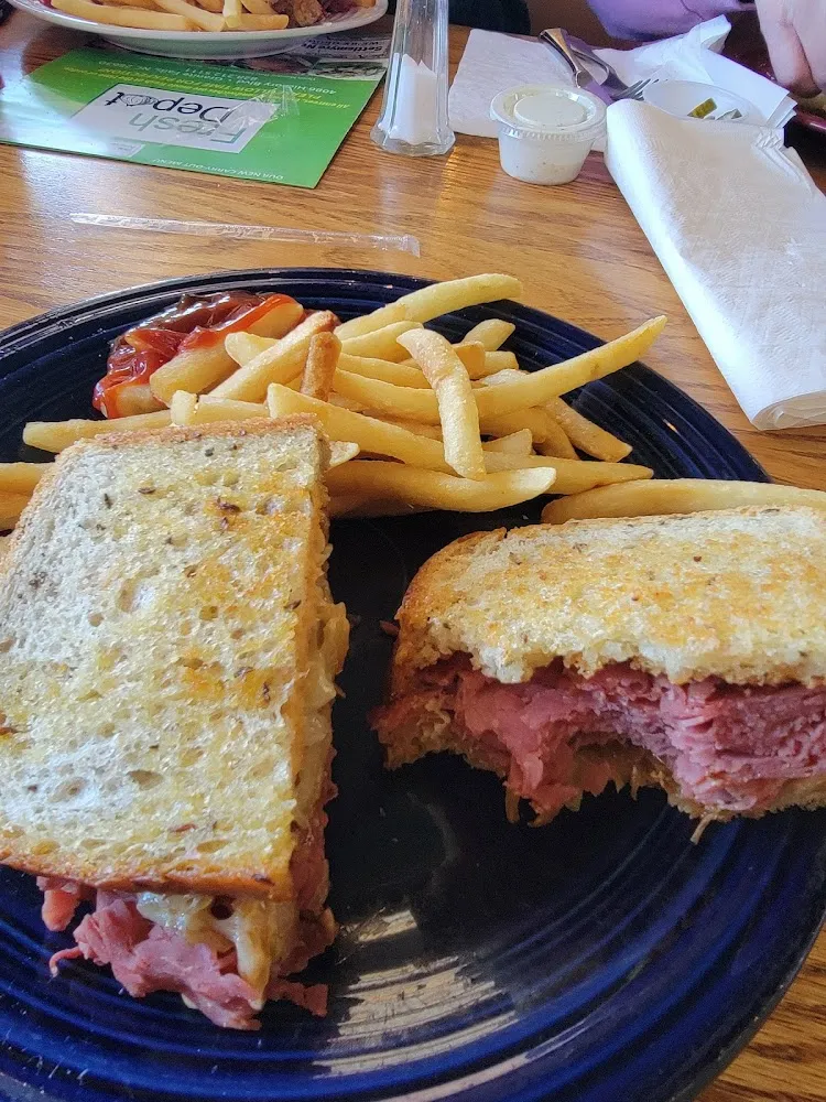 Special- Bologna Sandwich w Fries